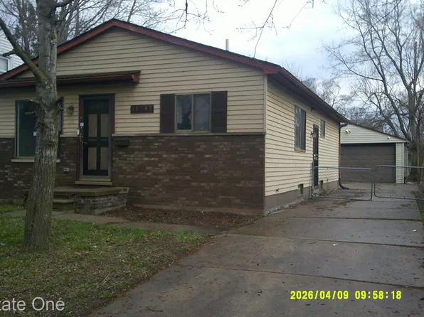 18949 Kenosha St, Harper Woods, MI 48225