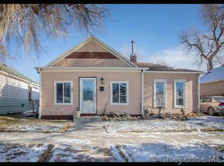 1009 Warren Ave, Cheyenne, WY 82007
