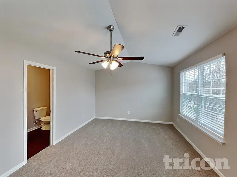 1505 Hamilton Hills Dr — Photo 8