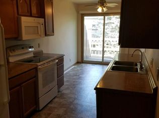 516 Oakhurst Dr APT 6, Clinton, IA 52732