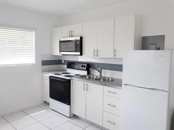 141 NW 4th Ave APT 3, Dania Beach, FL 33004