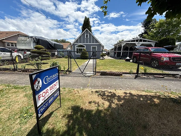 3810 Mahrt Ave SE — Photo 2