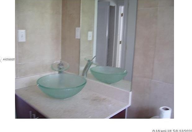 2nd image of 1050 7th St APT 2