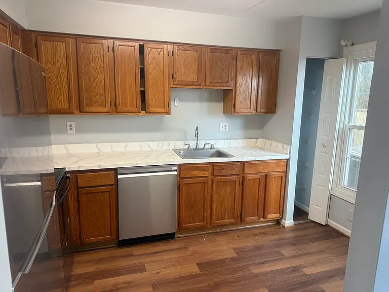 7476 Emerald Dr — Photo 16