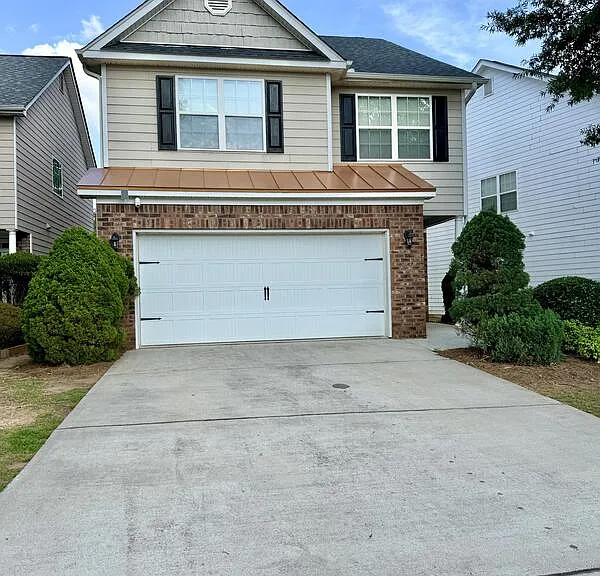 322 Clover Brook Dr — Photo 1