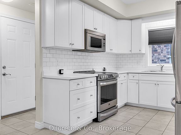 4th image of 39 Kay Cres #31