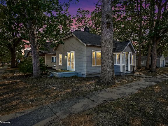 5th image of 689 E Larch Ave