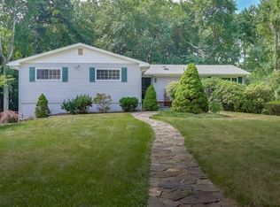 5 Angela Ct, Monsey, NY 10952