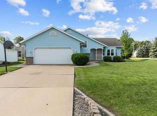 1445 Shreve Ln, Neenah, WI 54956