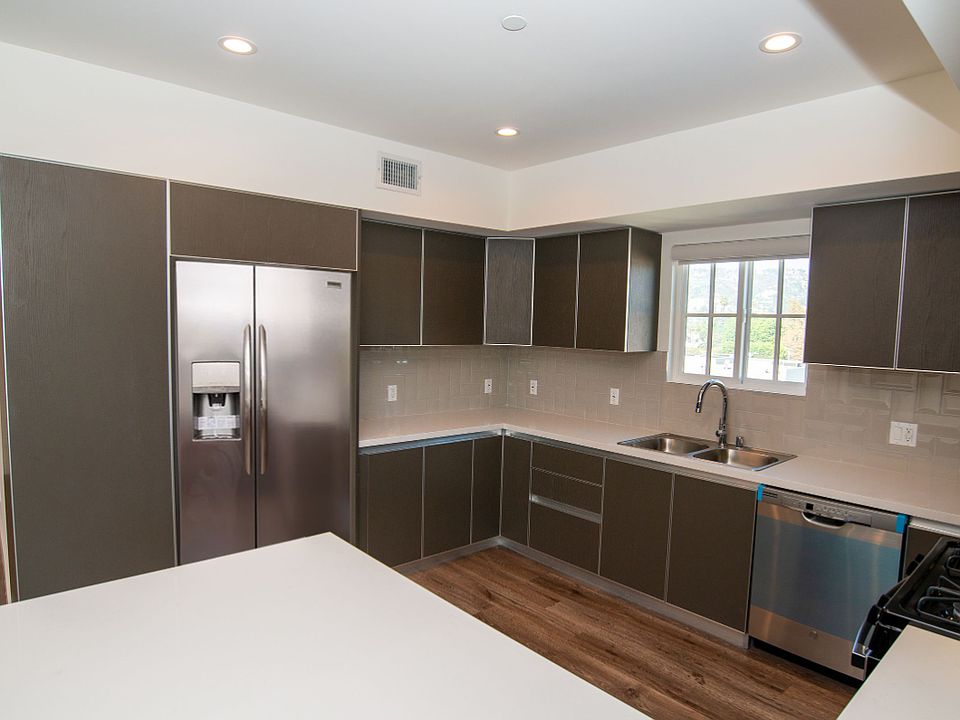 1st image of 1225 Wellesley Ave #102