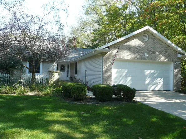 51990 Wembley Dr, South Bend, IN 46637