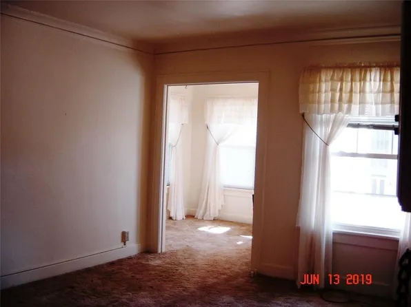 225 W William St APT 6, Decatur, IL 62522