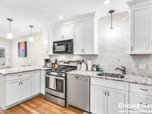 10 Bradbury St #10, Allston, MA 02134