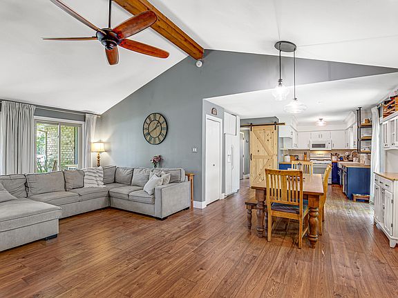 5th image of 1105 Somerset Acres