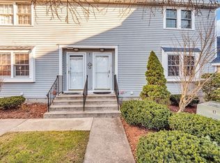 161 Flower Ln APT 19, Dracut, MA 01826