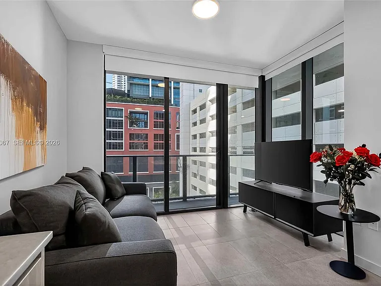 121 NE 5th St #712B — Photo 13