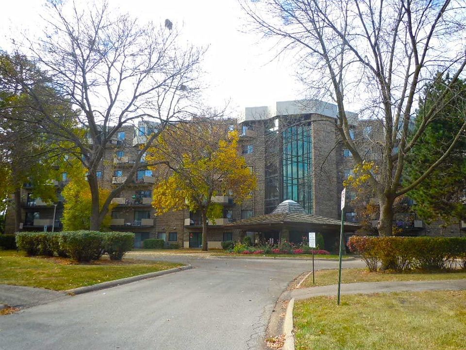 Front of Spacious Condo