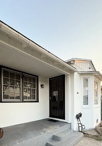 2444 Iowa Ave Photo 1