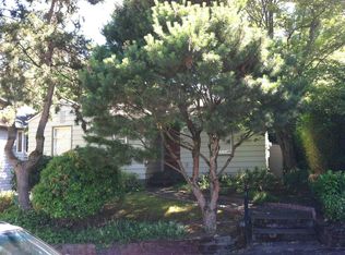 3711 NE 44th St, Seattle, WA 98105