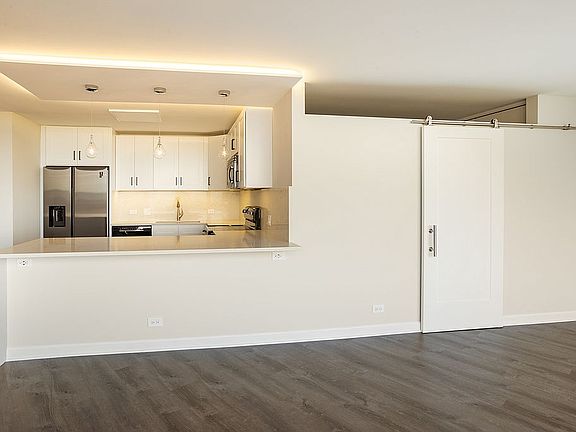 5th image of 505 N Lake Shore Dr APT 1007