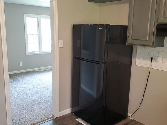3rd image of 4704 S Crysler Ave