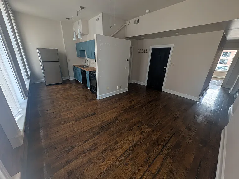 311 E 13th St #3 — Photo 2