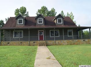 957 Patterson Dr, Hokes Bluff, AL 35903