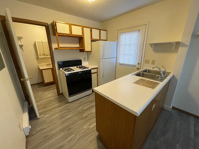 708 N Golfcrest — Photo 3