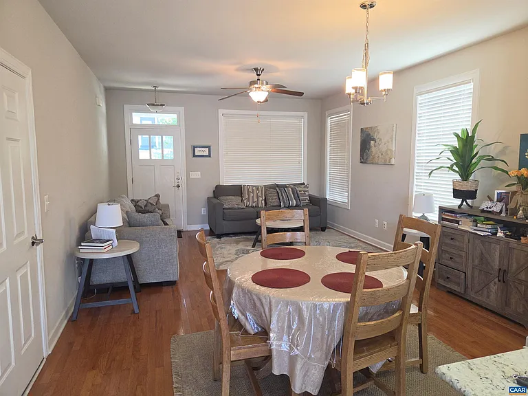 2441 Winthrop Dr — Photo 9