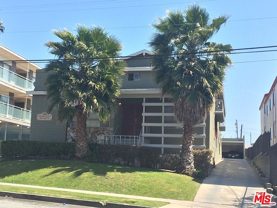 1st image of 218 E Hyde Park Blvd