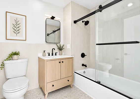 Bathroom, photo 1