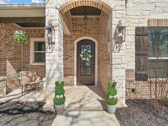 3rd image of 117 Flat Foot Ln