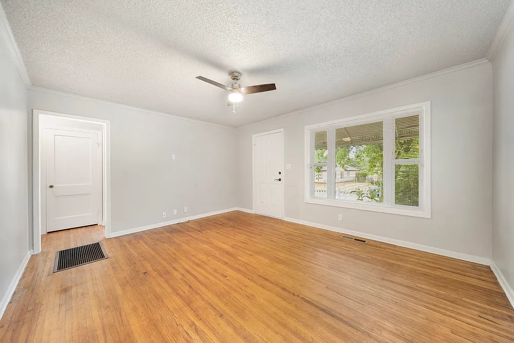 3 bed, 1108 sqft, $1,400 — Photo 4