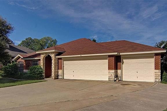 2nd image of 1404 Heidi Ct