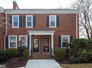 2856 S Abingdon St, Arlington, VA 22206