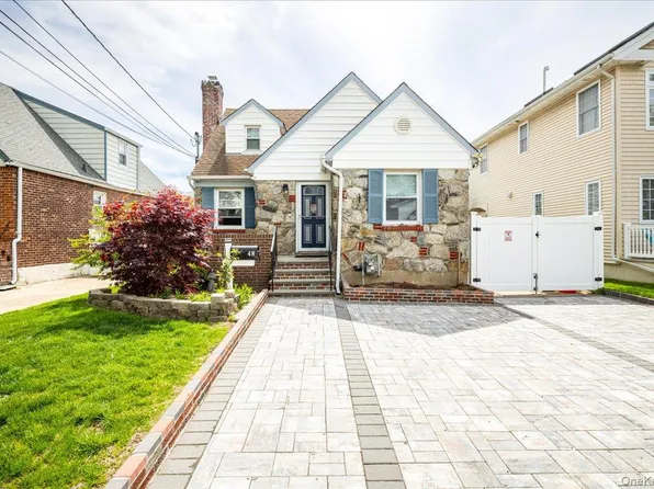 48 Hommell Street, Valley Stream, NY 11580