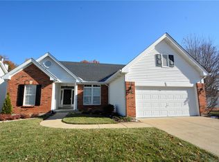 879 Wellesley Terrace Ln, Chesterfield, MO 63017
