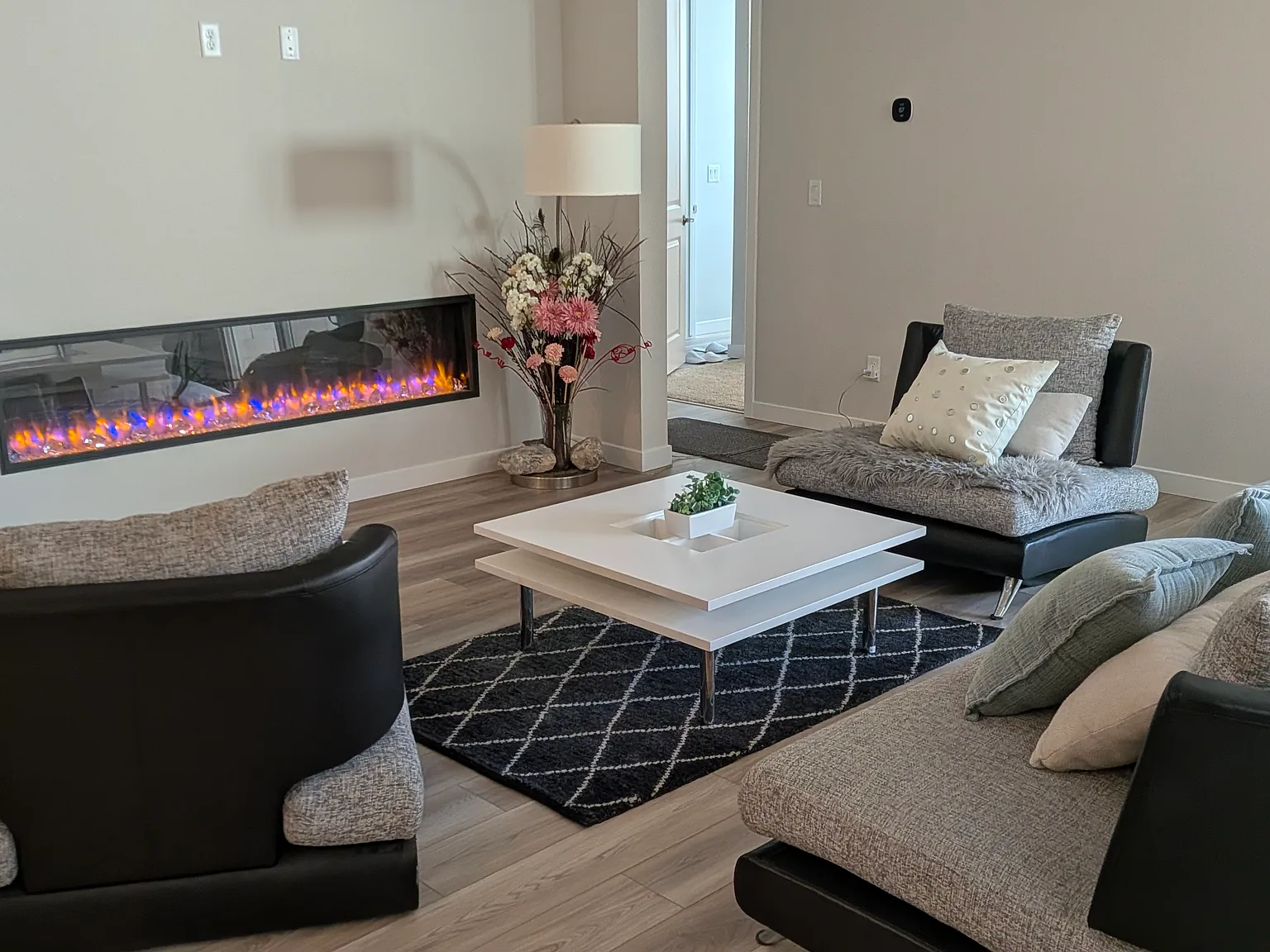 4 bed, 1816 sqft, $950 — Photo 2