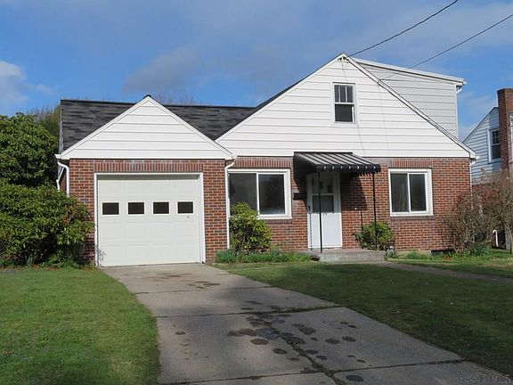 4th image of 109 Fisk Ave