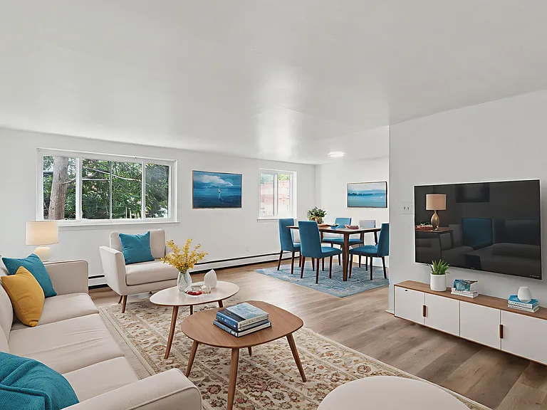 Benton Court Apartments by 3Q — Photo 9
