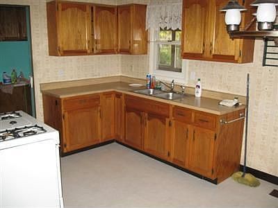 2nd image of 7699 Crestwood Ln