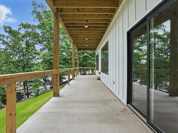 4th image of 249 Springbrook Dr