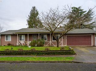 1226 SW Myrtle Ave, Dundee, OR 97115