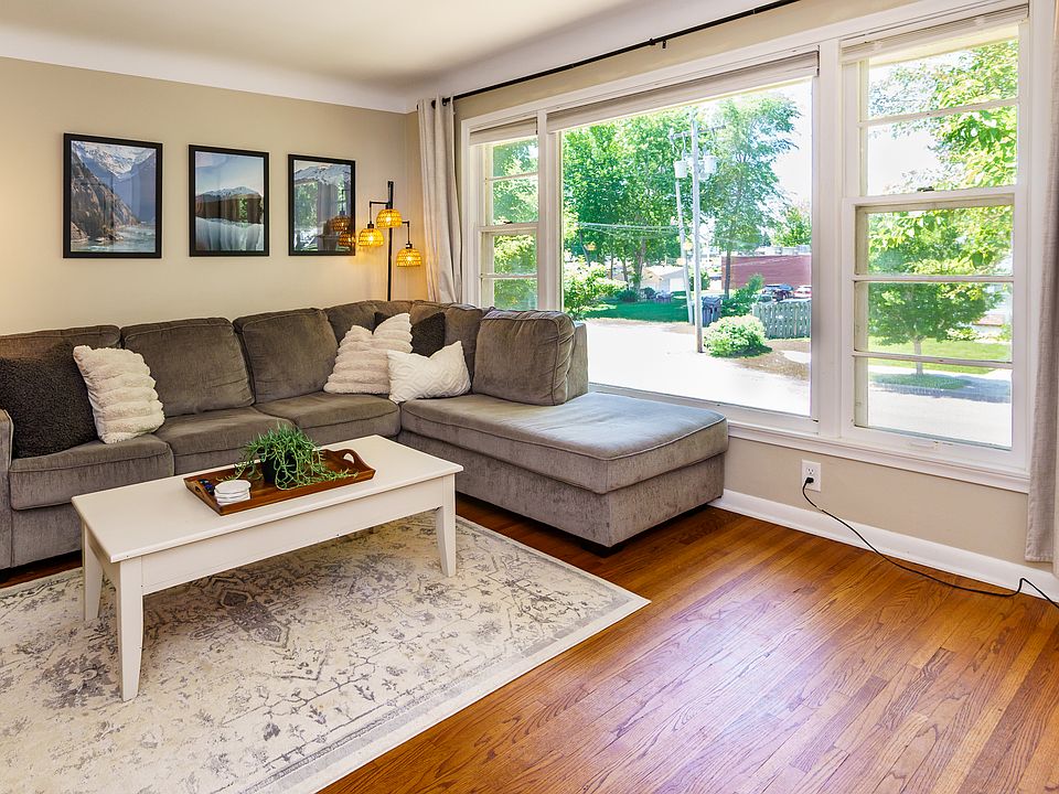 1st image of 15 16th Ave N #1