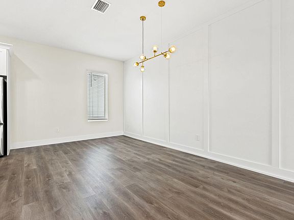 4th image of 120 E Gladys St