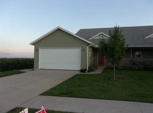 213 Summit Dr, Tipton, IA 52772