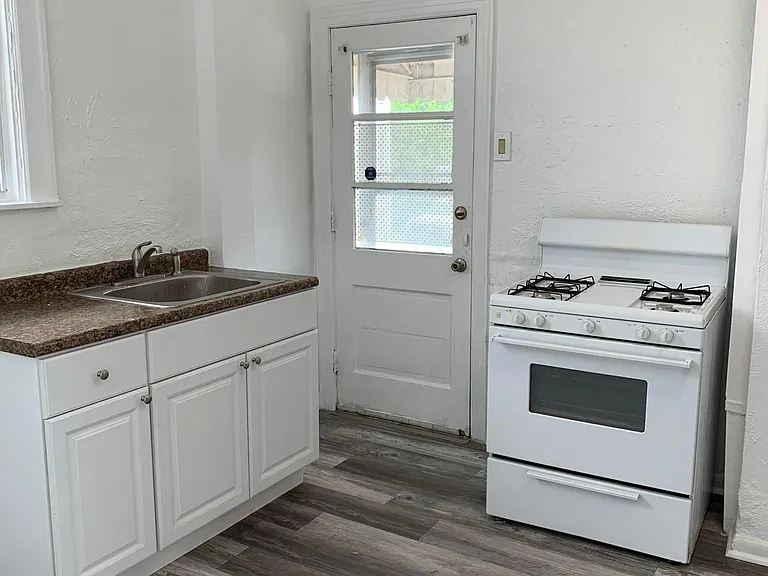 514 Franklin St — Photo 8