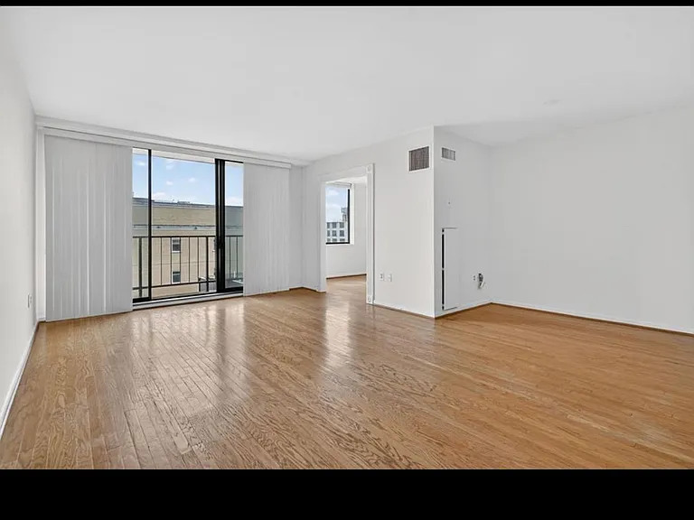2555 Pennsylvania Ave NW #1019 — Photo 1