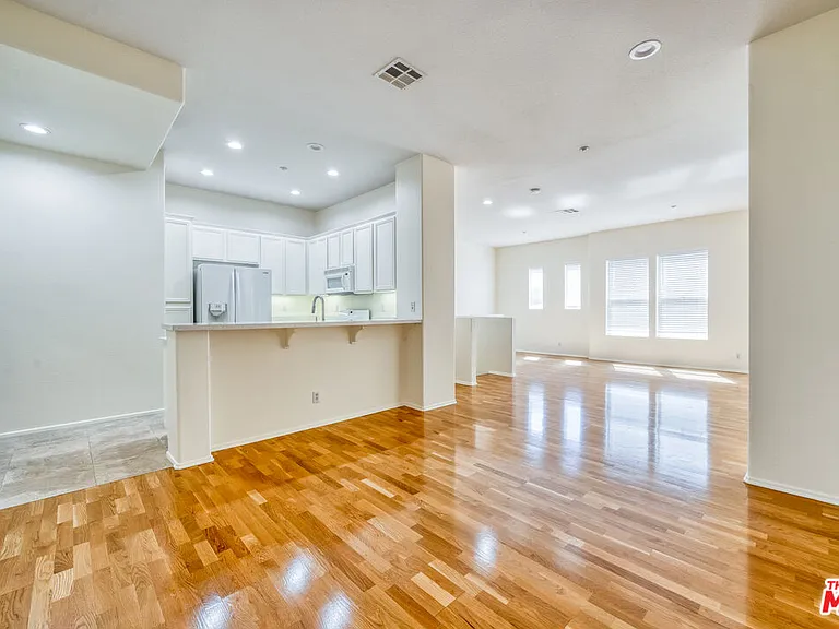 1133 Jewett Dr — Photo 4