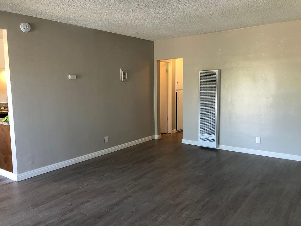 2nd image of 1111 E 7th St #28